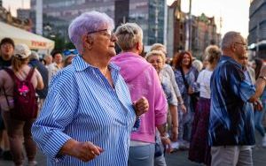 Potańcówka przed Teatrem Śląskim (03.08.2024) (18)