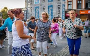 Roztańczony Wyspiański - potańcówka przed Teatrem Śląskim [10.08.2024] (5)