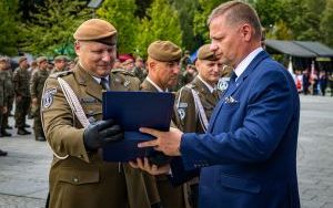 Wojewódzkie obchody Święta Wojska Polskiego w Katowicach (2024) (17)