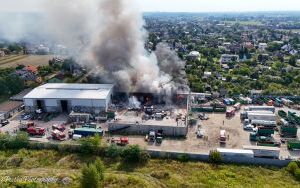 Pożar składowiska makulatury w Tychach [15.08.2024] (12)