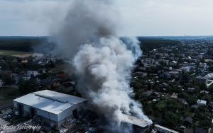 Pożar składowiska makulatury w Tychach [15.08.2024] (18)