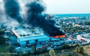 Pożar składowiska makulatury w Tychach [15.08.2024] (17)