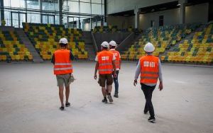 Przygotowania do ułożenia murawy na stadionie miejskim w Katowicach (1)