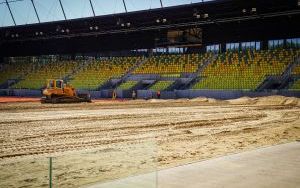 Przygotowania do ułożenia murawy na stadionie miejskim w Katowicach (4)