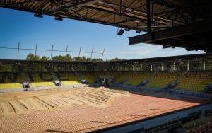 Przygotowania do ułożenia murawy na stadionie miejskim w Katowicach (8)