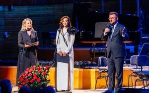 Jubileuszowa gala z okazji 50-lecia Uniwersyteckie Centrum Kliniczne im. prof. Kornela Gibińskiego w Katowicach  (1)