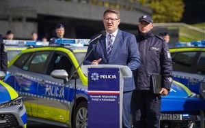 Przekazanie nowych radiowozów dla śląskiej policji (16)