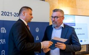 Wręczenie listów gratulacyjnych - projekty dofinansowane w walce z ubóstwem i wykluczeniem społecznym (17)