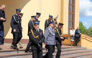 100-lecie OSP Kostuchna w Katowicach - przemarsz z kościoła pod remizę (5)