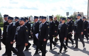 100-lecie OSP Kostuchna w Katowicach - przemarsz z kościoła pod remizę (13)