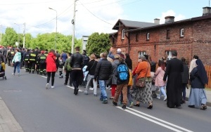 100-lecie OSP Kostuchna w Katowicach - przemarsz z kościoła pod remizę (12)