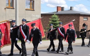 100-lecie OSP Kostuchna w Katowicach - przemarsz z kościoła pod remizę (17)