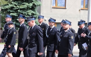 100-lecie OSP Kostuchna w Katowicach - przemarsz z kościoła pod remizę (6)