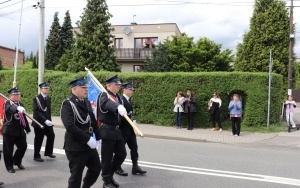 100-lecie OSP Kostuchna w Katowicach - przemarsz z kościoła pod remizę (16)