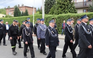 100-lecie OSP Kostuchna w Katowicach - przemarsz z kościoła pod remizę (8)