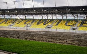 Układanie murawy na stadionie miejskim w Katowicach (7)