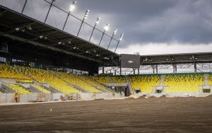 Układanie murawy na stadionie miejskim w Katowicach (3)