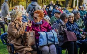 Koncert dla seniorów w Parku Kościuszki, 18 października 2024 (10)