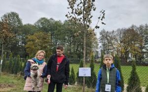 Drzewa Młodych Ligocian zasadzone! Akcja sadzenia drzew w Dolinie Potoku Kokociniec (5)