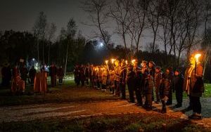 Harcerze z I Szczepu Harcerskiego ZHP zasadzili Dąb im. Oswalda Kozioła (13)