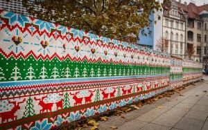 Przygotowania do jarmarku na katowickim Rynku. Jest już choinka! (10)