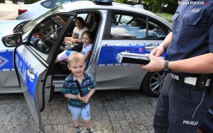 Policjanci z KWP w Katowicach odwiedzili Dom Dziecka (8)