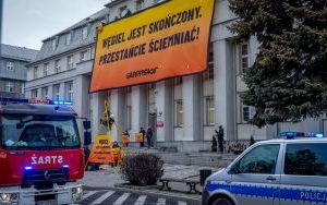 Protest Greenpeace przed Ministerstwem Przemysłu w Katowicach [04.12.204] (2)