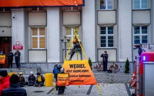 Protest Greenpeace przed Ministerstwem Przemysłu w Katowicach [04.12.204] (12)