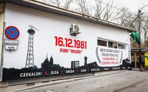 Mural ku pamięci górników z kopalni Wujek przy ul. Pięknej (3)