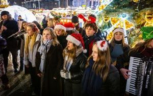 Odpalenie choinki na Jarmarku Bożonarodzeniowym w Katowicach (2024) (16)