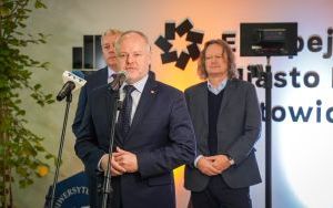 Konferencja prasowa ws. finansowego wsparcia śląski uczelni (10)