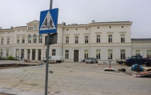 Remontowany plac przed dworcem PKP w Sosnowcu (2)