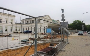 Remontowany plac przed dworcem PKP w Sosnowcu (6)