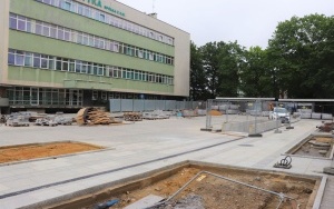 Remontowany plac przed dworcem PKP w Sosnowcu (7)