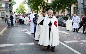 Boże Ciało 2022 w Katowicach-Śródmieściu (10)