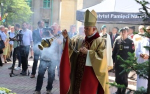 Odsłonięcie pomnika w hołdzie Orląt Lwowskich i zasadzenie dębu papieskiego  (11)