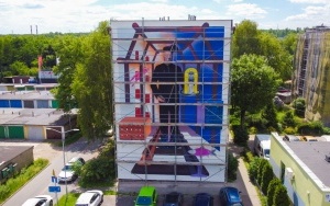 Nowy mural w Katowicach prawie gotowy! Upamiętnia malarza Grupy Janowskiej Erwina Sówkę (1)