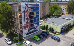 Nowy mural w Katowicach prawie gotowy! Upamiętnia malarza Grupy Janowskiej Erwina Sówkę (5)