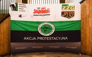 Akcja protestacyjna w siedzibie PGG w Katowicach (4)