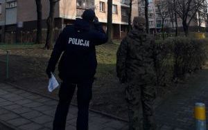 Policjanci z Katowic w trakcie kontroli (4)