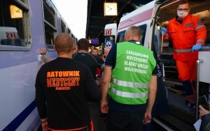 Ranni żołnierze z Ukrainy pociągiem przyjechali do Katowic (15)