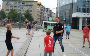 Piknik Siatkarski na rynku w Katowicach (14)