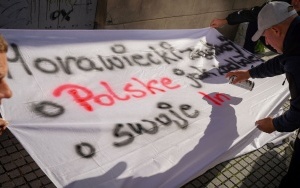 Protest przed biurem poselskim Mateusza Morawieckiego (8)