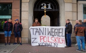 Protest przed biurem poselskim Mateusza Morawieckiego (13)