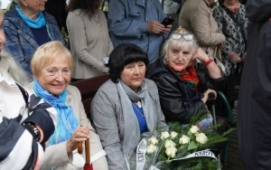 Odsłonięcie popiersia Krystyny Bochenek na placu Grunwaldzkim w Katowicach (11)