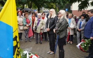 Odsłonięcie popiersia Krystyny Bochenek na placu Grunwaldzkim w Katowicach (1)