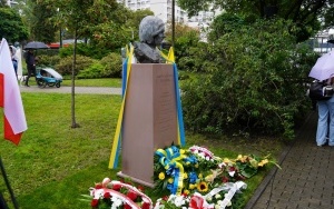 Odsłonięcie popiersia Krystyny Bochenek na placu Grunwaldzkim w Katowicach (5)
