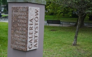 Odsłonięcie popiersia Krystyny Bochenek na placu Grunwaldzkim w Katowicach (7)