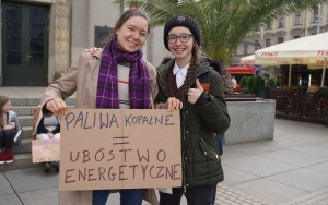 Protest Młodzieżowego Strajku Klimatycznego na rynku w Katowicach (3)