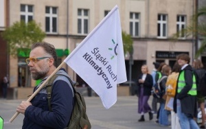 Protest Młodzieżowego Strajku Klimatycznego na rynku w Katowicach (6)